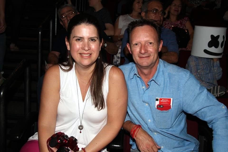 Marcela Chávez de Barragán y José Barragán