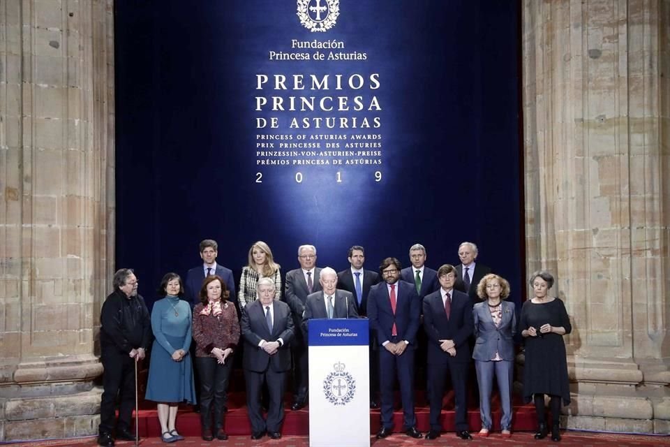 El jurado del Premio Princesa de Asturias de Comunicación y Humanidades 2019, durante la lectura del acta del jurado que otorga el galardón de esta edición Museo Nacional del Prado.