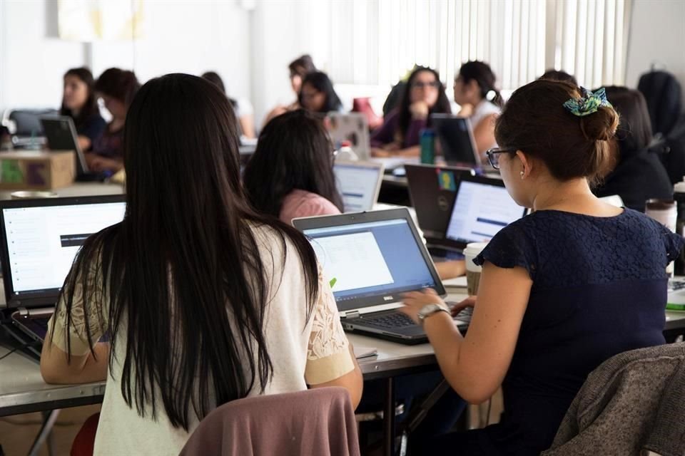 Latinoamérica es la región donde más mujeres perciben que se ha cerrado la brecha de género en la industria de tecnología. 