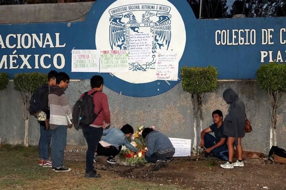 Peritajes realizados por tres instituciones apuntan a que la bala que mató a Aideé Mendoza fue disparada desde el interior del CCH Oriente.