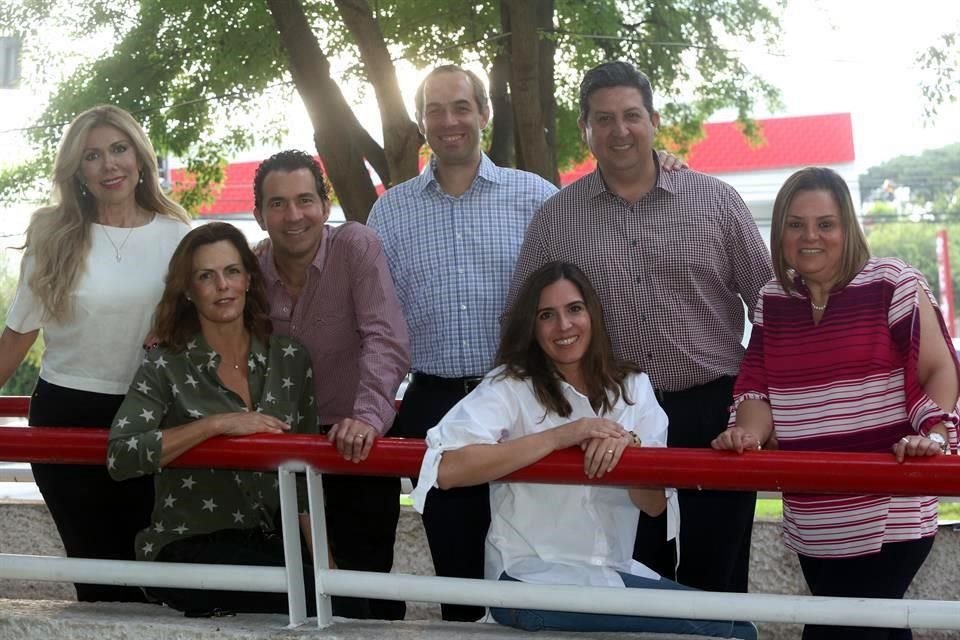 Patricia Gómez Retana, Agustín Blanco, Rosa María Oliver de Blanco, Roberto Melo, Óscar Odriozola, Elisa de la Torre de Odriozola y Mili Bulnes