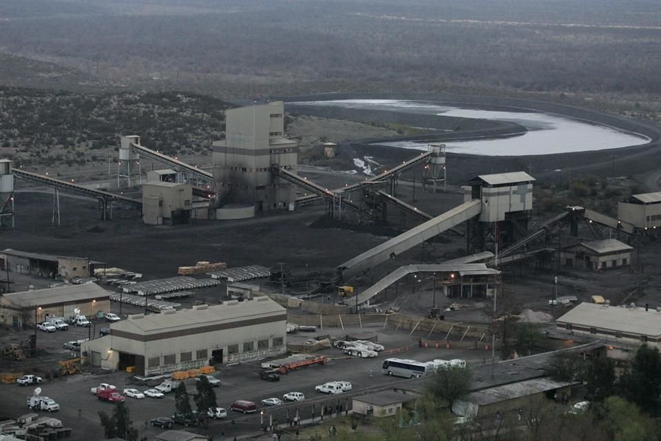 En la explosión en Pasta de Conchos fallecieron 65 mineros.