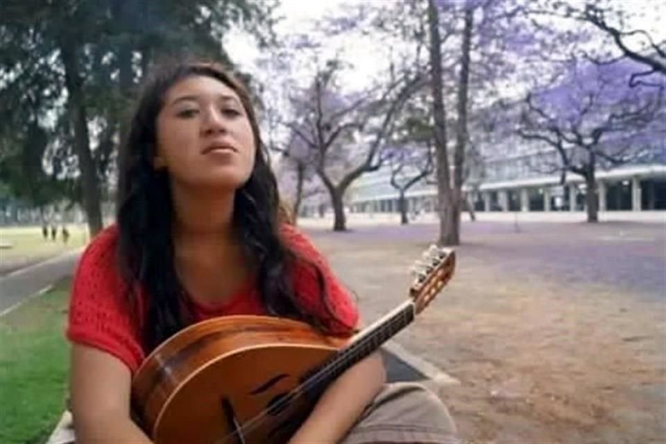 Lesvy perdió la vida a los 22 años, una vida que había estado llena de música y sueños. Una vida de la que ella estaba enamorada.