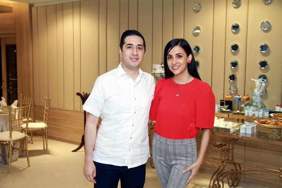 José Arvizu y Valeria Arias