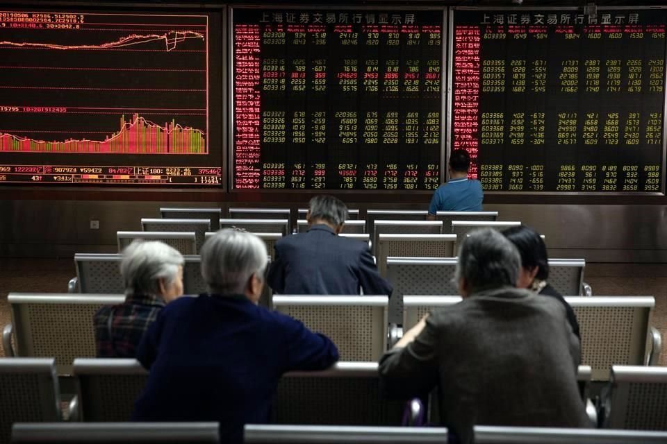 La Bolsa de Shanghai cerró con una pérdida de 5.58 por ciento.