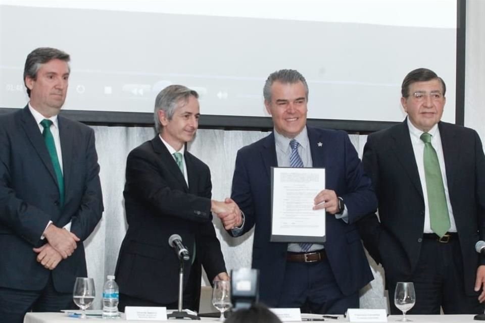 Con la firma del acuerdo entre Iberdrola y Concamin, la empresa y los industriales buscan contribuir para cumplir con los objetivos de energías limpias para 2024.