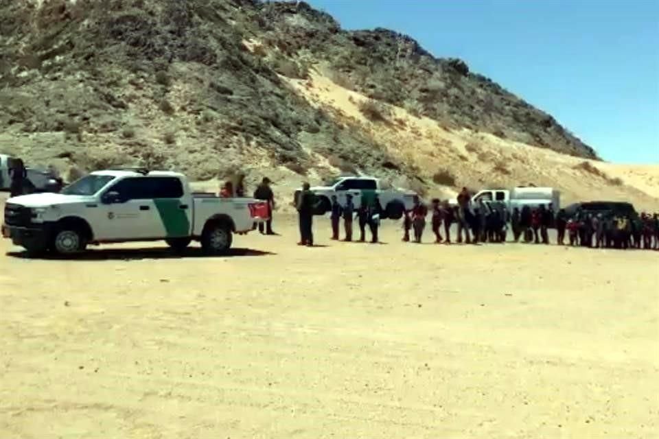 Al menos 700 migrantes fueron detenidos por la Patrulla Fronteriza en Arizona, sumando mil 500 en los últimos tres días en el sector de Yuma