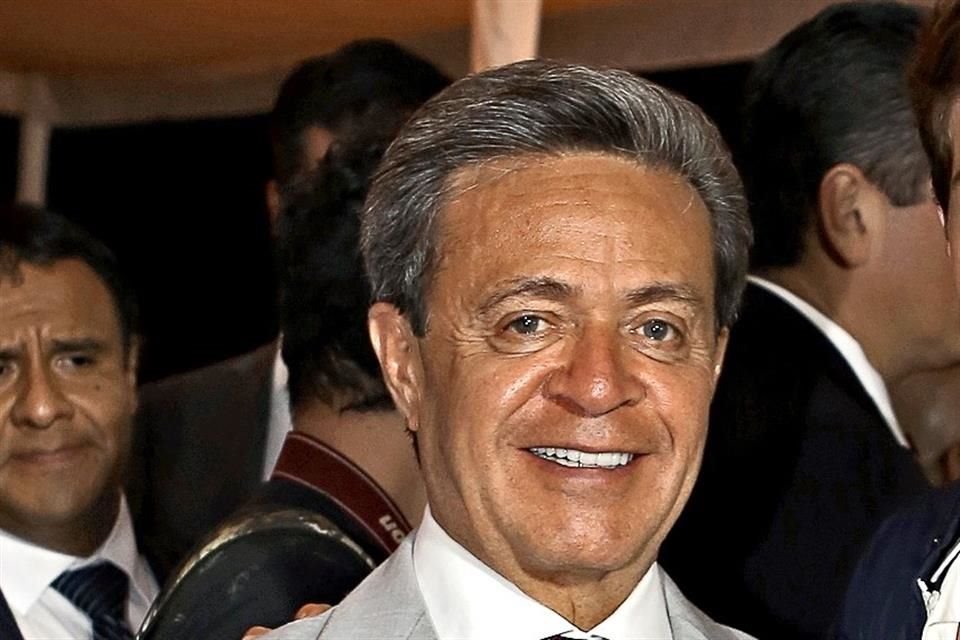 Según medios estadounidenses, un hijo de Carlos Peralta, Nicolás, causó la muerte de su instructor de manejo.