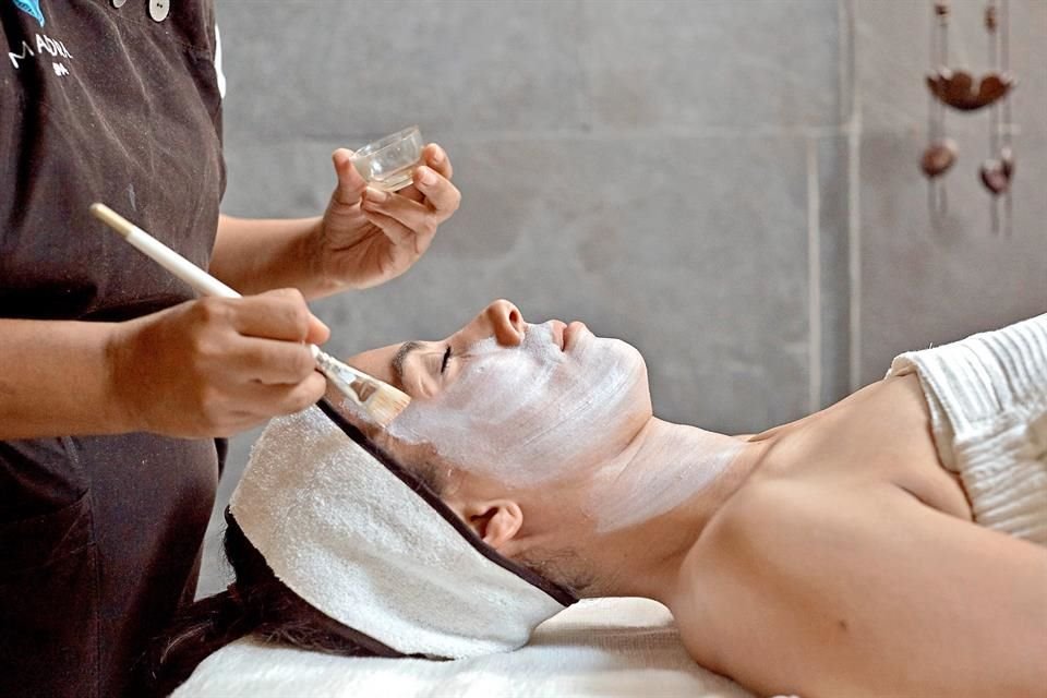 Hazla que disfrute en Spa Mandira, ubicado en Pablo Cassals 775, Col. Prados Providencia.