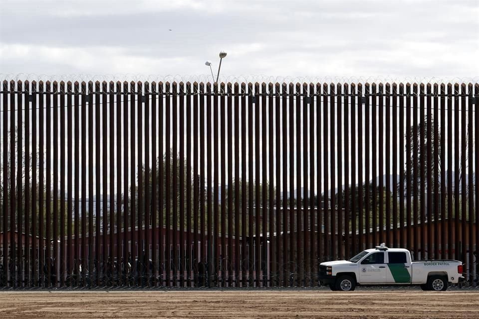 Aunque Trump prometió una estructura de concreto en la frontera, en los últimos meses comenzó a llamar 'muro' a la construcción de vallas fronterizas.