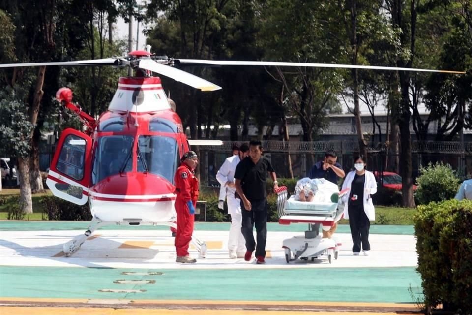 Un hombre fue trasladado en helicóptero al Hospital Magdalena de las Salinas esta tarde, tras sufrir quemaduras de tercer grado durante un incendio en Ixtapaluca, Estado de México