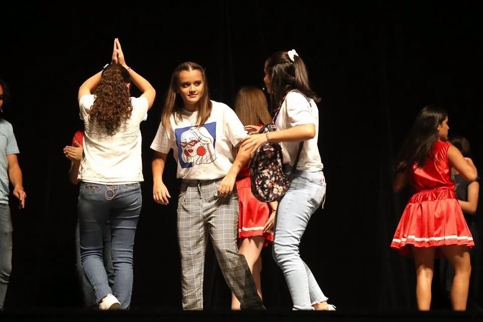 LATIN HIGH SCHOOL MUSICAL