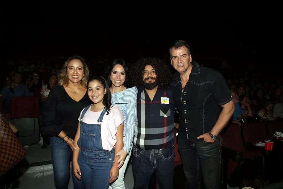 Perla Gómez de Castro, Tata Payán, Renata Batarse de Payán, Jesús Payán y Mario Castro