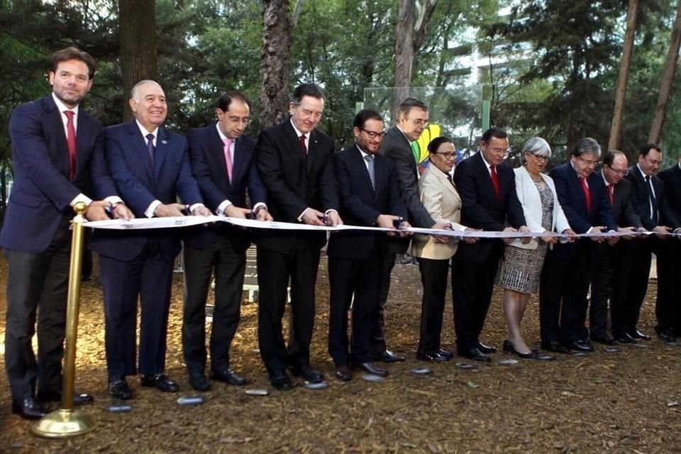 La semana pasada, cancilleres sudamericanos, entre ellos Roberto Ampuero, de Chile, inauguraron el Parque Alianza del Pacífico en la Ciudad de México.