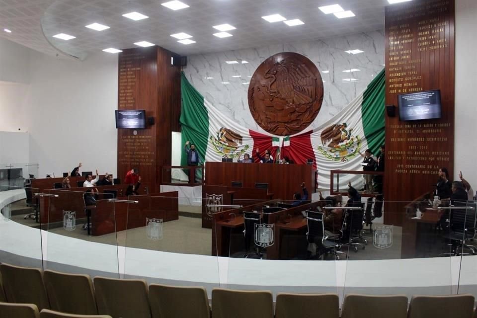 El Congreso de Tlaxcala avaló la minuta de la reforma educativa.