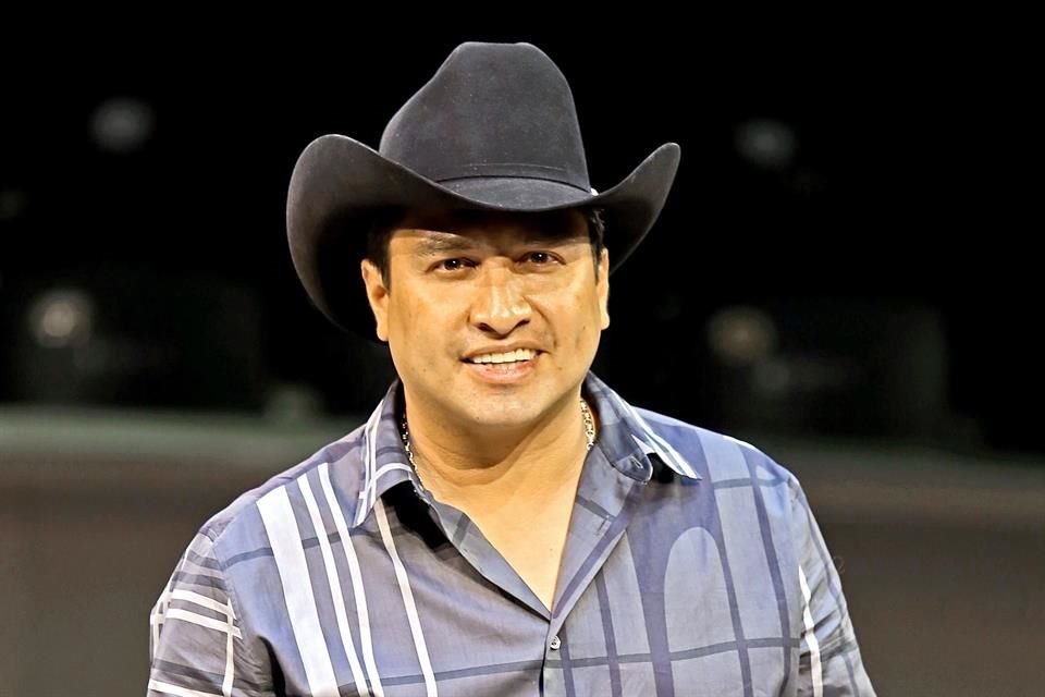 El cantante dijo que no era alcohólico pero se cansaba mucho y sufría reflujo por lo que decidió llevar una vida mejor.