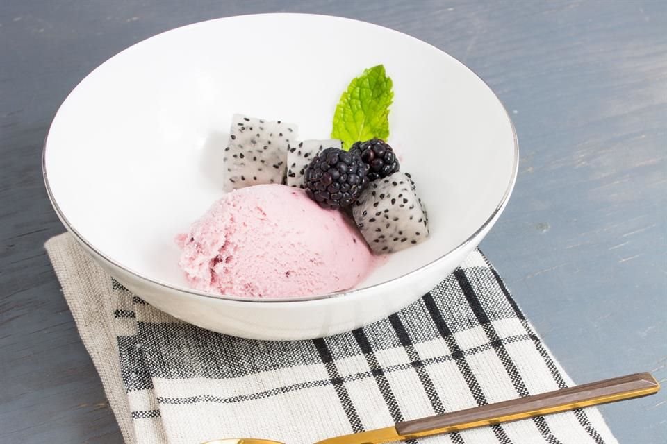 Helado de zarzamora.