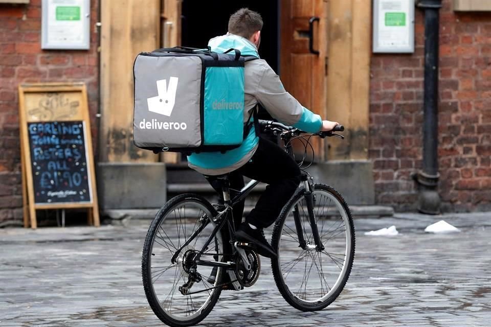 Deliveroo tiene 60 mil empleados que entregan comidas de 80 mil restaurantes en 14 países.