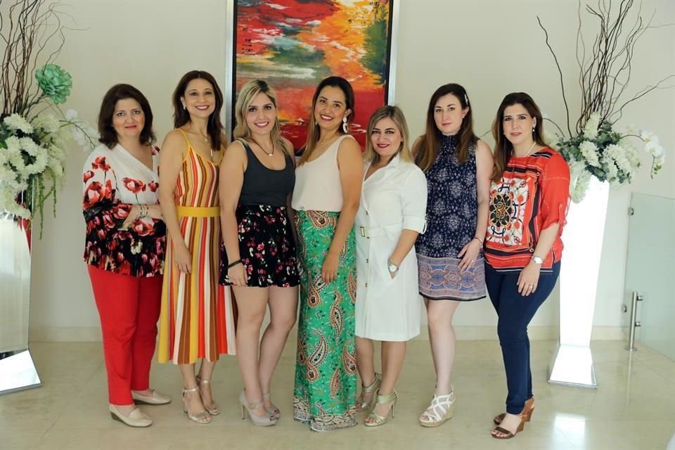 Maricarmén Villalpando, Ana Cecy Bustamante, Diana González, Erika Godinez, Alma Arguelles, Monica Garza y Jessica de Tavison