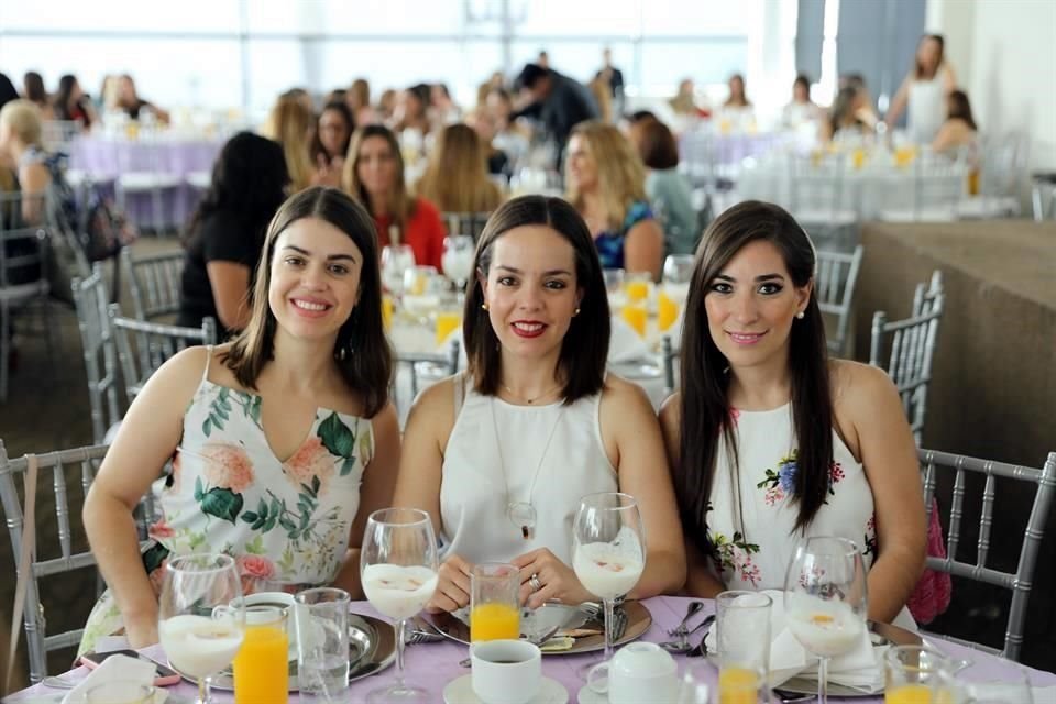 Deborah Mendez, Paula Orozco y Martha Quintanilla