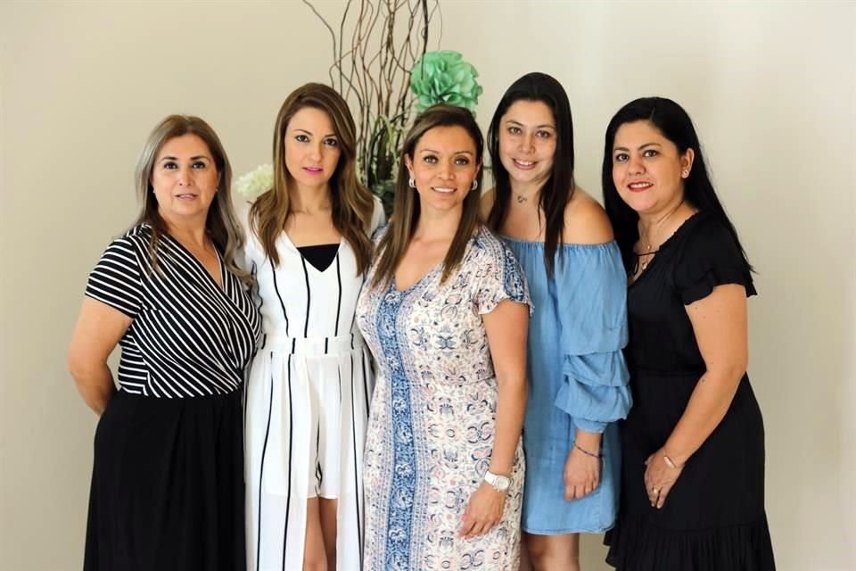 Monica Alva, Tita Aguirre, Paulina de la Garza, Rocio Mejia y Cristy Luna