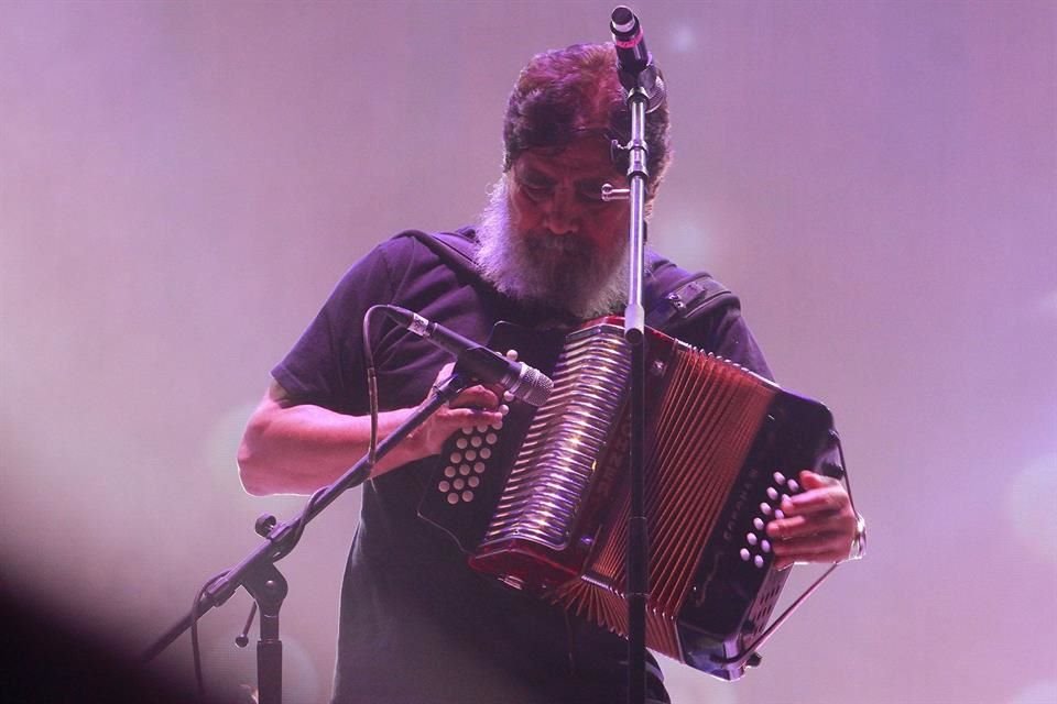 Celso Piña planea retirarse pronto de los escenarios pero antes desea poder llevar su música a Australia.