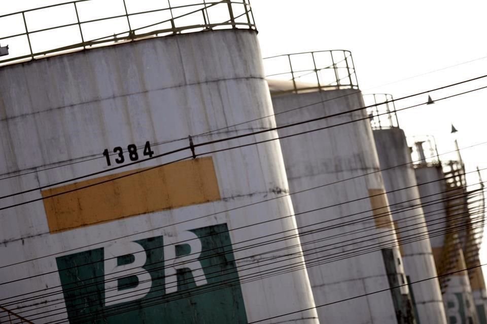 Petrobras no reveló la cantidad de crudo cubierta.