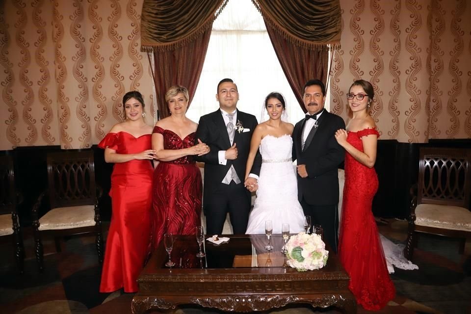 FAMILIA DE LA NOVIA Katia Carpio Urbina, Cristina Urbina de Carpio, Christian Navarro y Cristina Carpio, Anselmo Carpio Hernández y Ana Karen Carpio Urbina