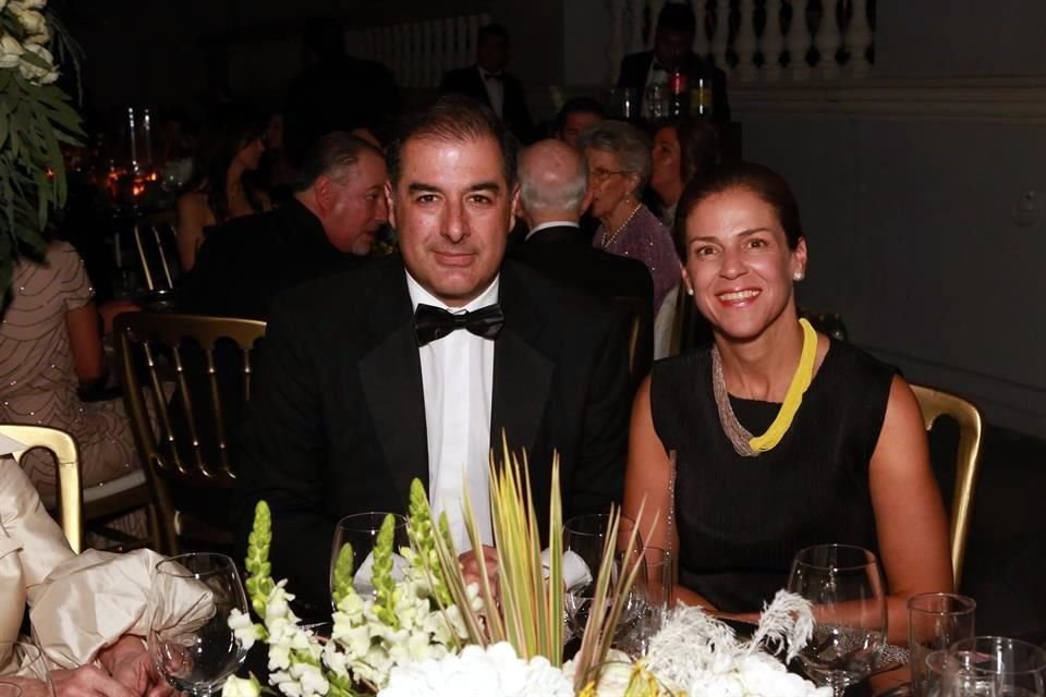 Othón Ruiz Nájera y Marisa Valdés de Ruiz
