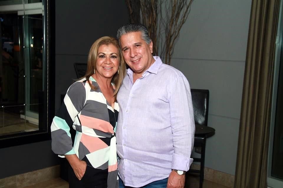Martha Palacios de García y Abelardo García Lozano