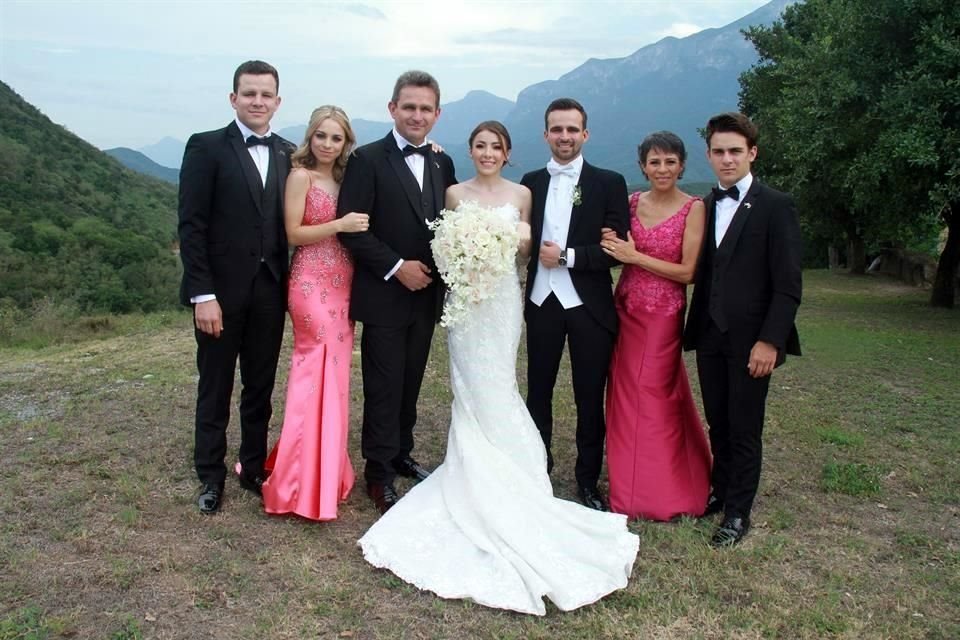 Mauricio Talancón Rodríguez, Mayte Talancón Rodríguez, Óscar Talancón Crail, Marian Aguilera Villarreal, Óscar Talancón Rodríguez, María Teresa Rodríguez de Talancón y Eduardo Talancón Rodríguez