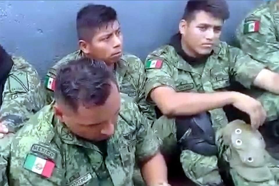 Fuentes militares indicaron que los soldados habían sido atacados en dos ocasiones, cerca de la comunidad Cuimbo, tras lo cual aseguraron las armas largas junto con cargadores y cartuchos.