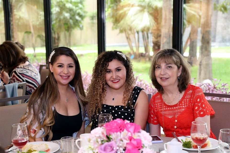 Brenda Martínez, Maytheé Tamez y Cecy Llamas