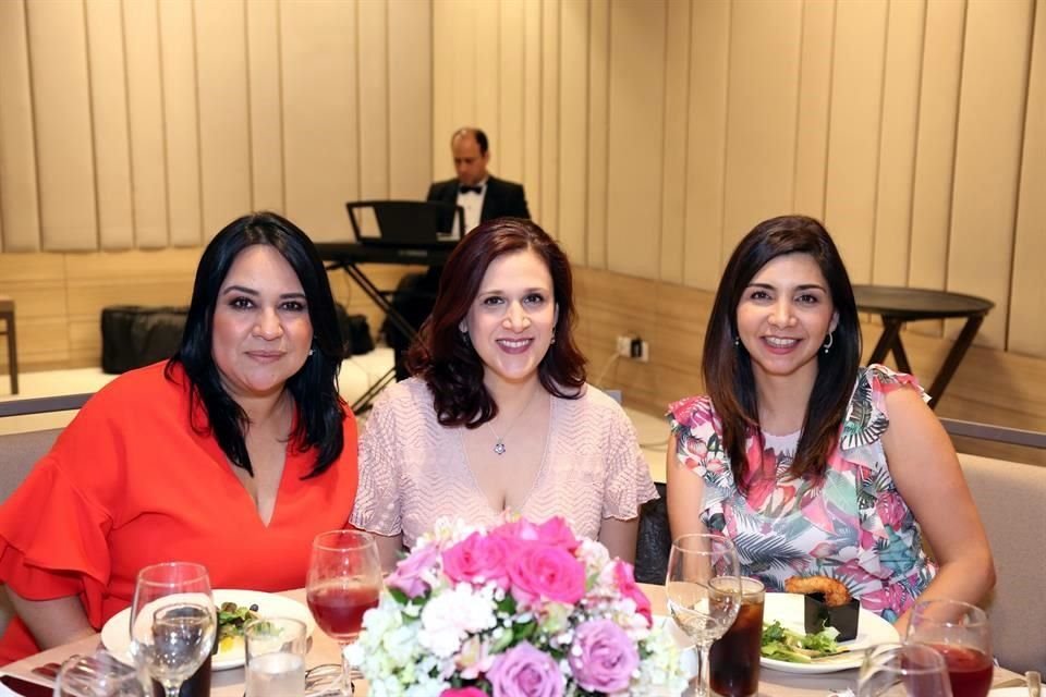 Florencia Ochoa, Ana Cecilia Treviño y Alejandra Pérez