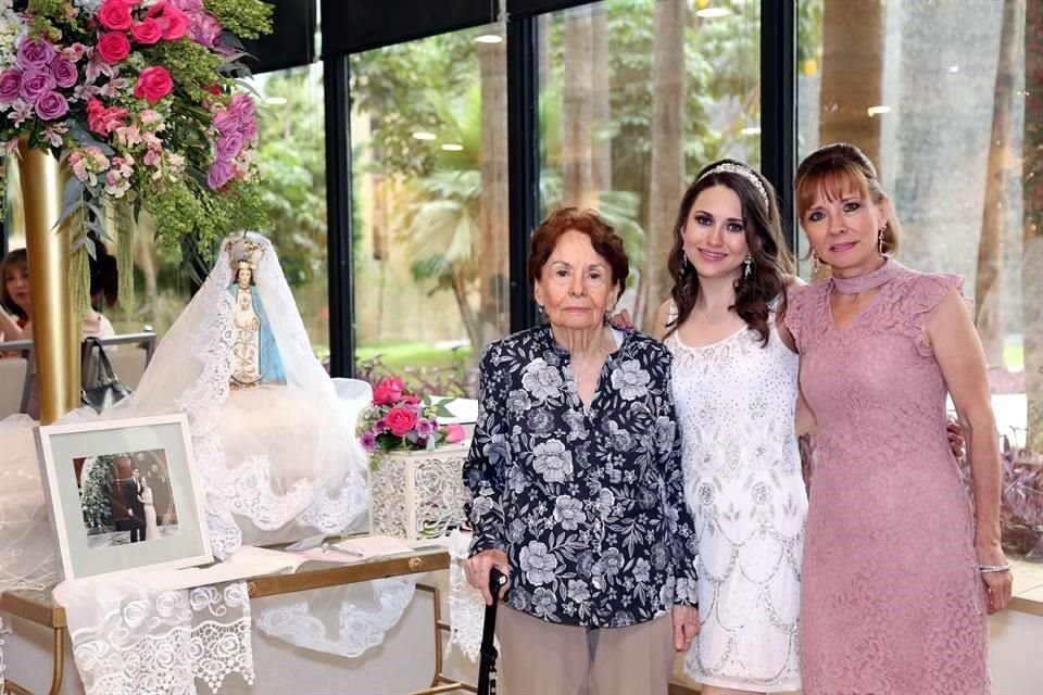 Leticia de Riquelme, Sofía Sheridan y Cecilia Riquelme de Sheridan