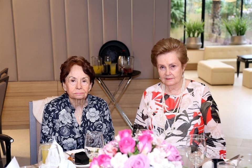 Leticia G. de Riquelme y Mariquina Cárdenas