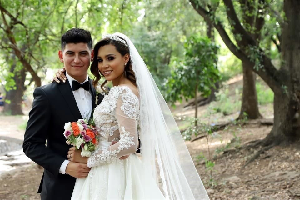 Jonathan Hernández Guajardo y Melisa Chavarría Moreno
