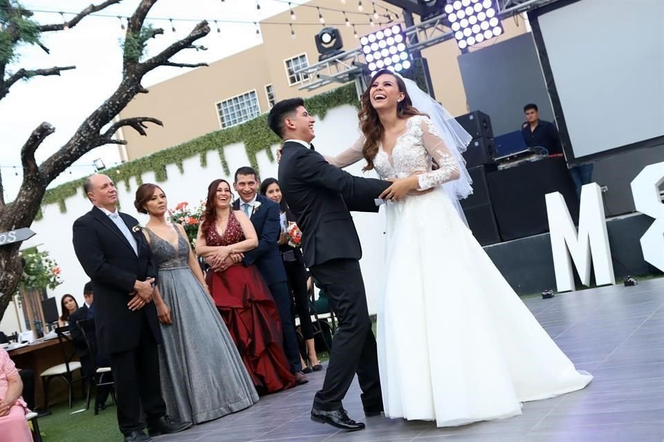 Jonathan Hernández Guajardo y Melisa Chavarría Moreno
