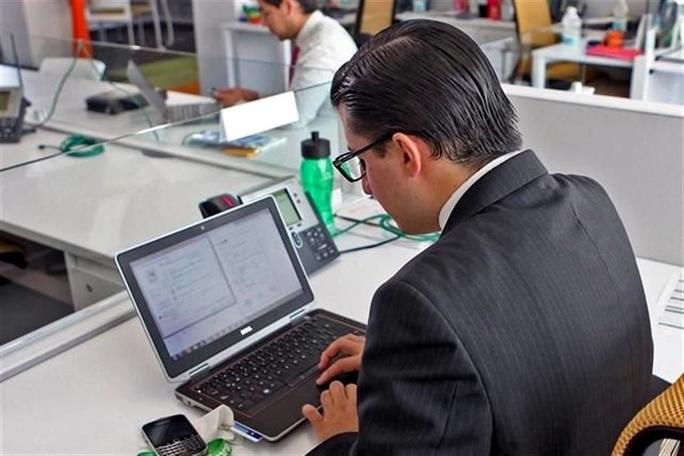 Colegio de Psicología de Jalisco señala que un reto de las empresas ante Covid-19 es mantener al talento motivado, pese a la incertidumbre. 