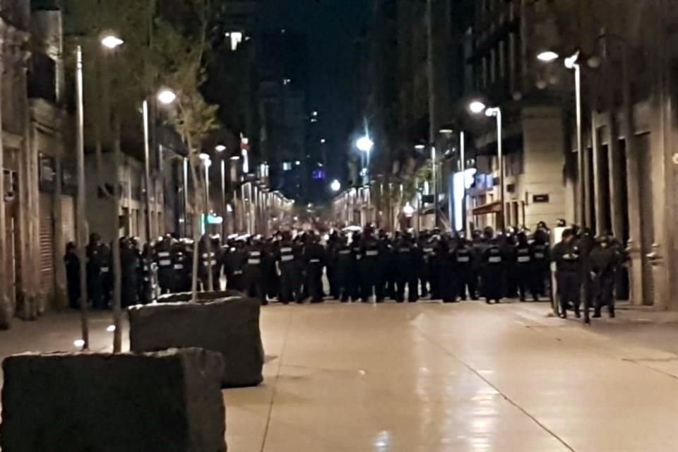 El edificio en el 45 de Madero, que había sido despojado, fue recuperado anoche, sin que haya detenidos, informó la PGJ.