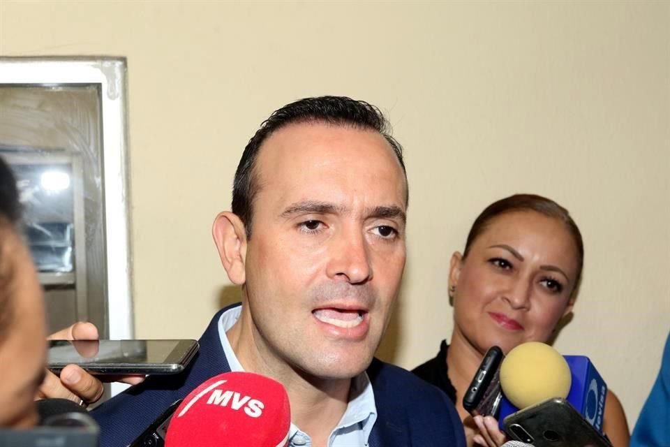 Carlos de la Fuente, líder de la fracción del PAN en el Congreso local.