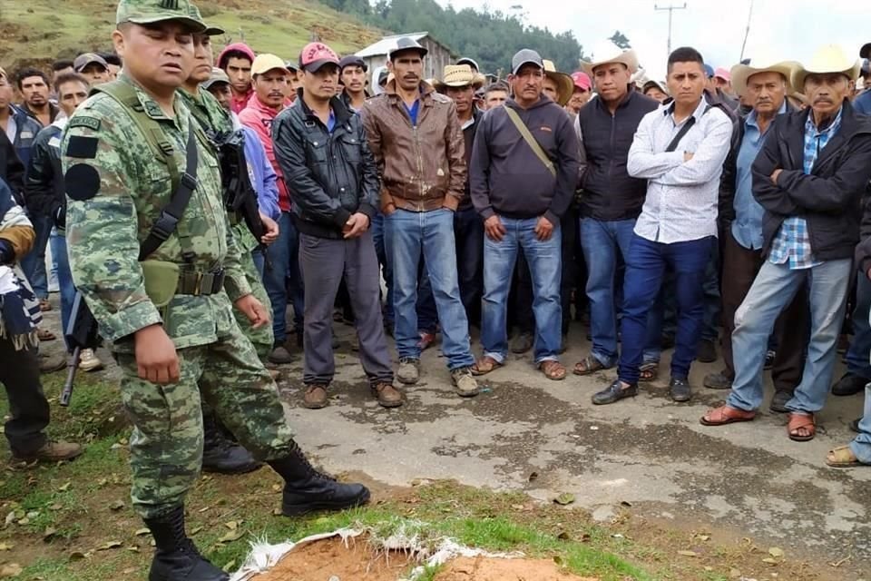 Hasta el momento, ninguna autoridad se ha presentado en el sitio para negociar la liberación.