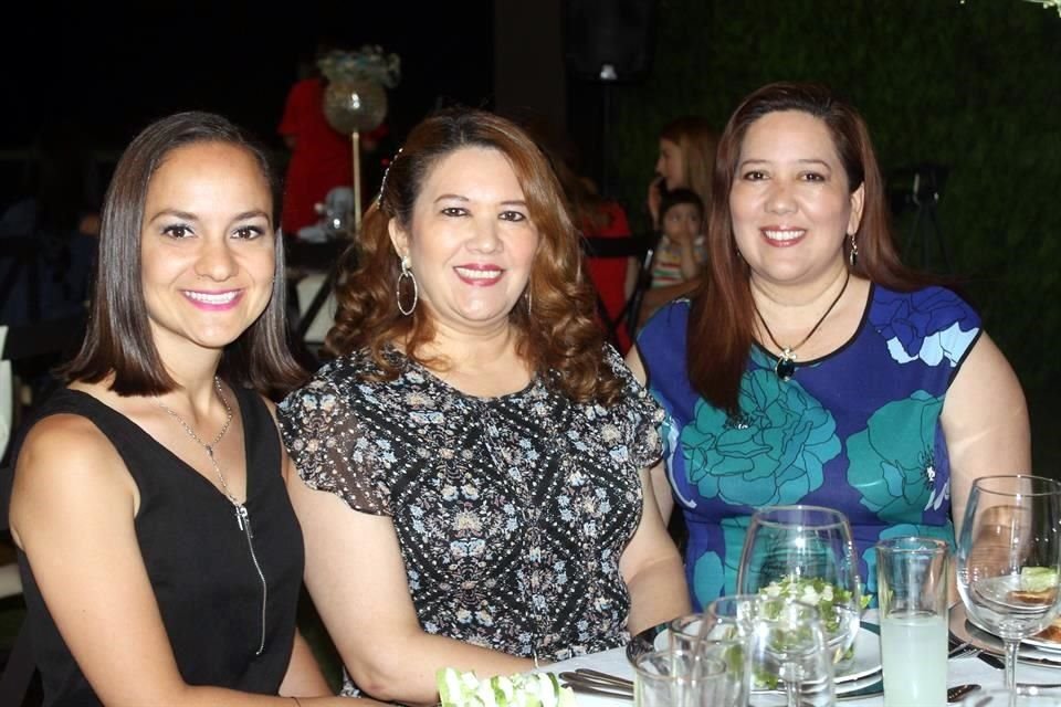 Karla García, teresa Macías de Larrazolo y Martha Macías