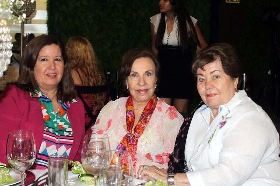 Leticia Macías, Yolanda González y María de la Luz Martínez de Roffe