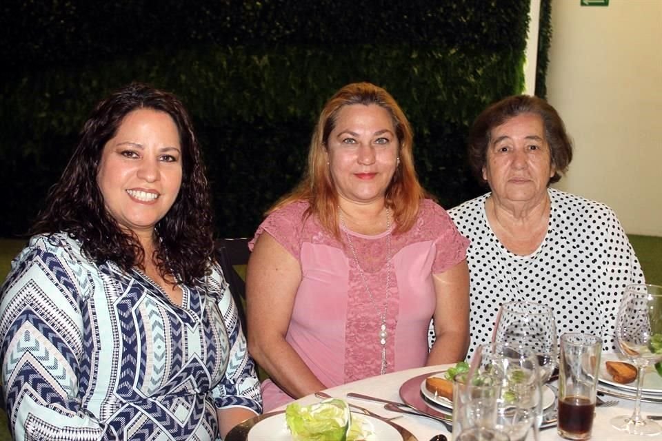 Edna Velasco de Roffe, Claudia Roffe de Lavín y Olga Martínez González