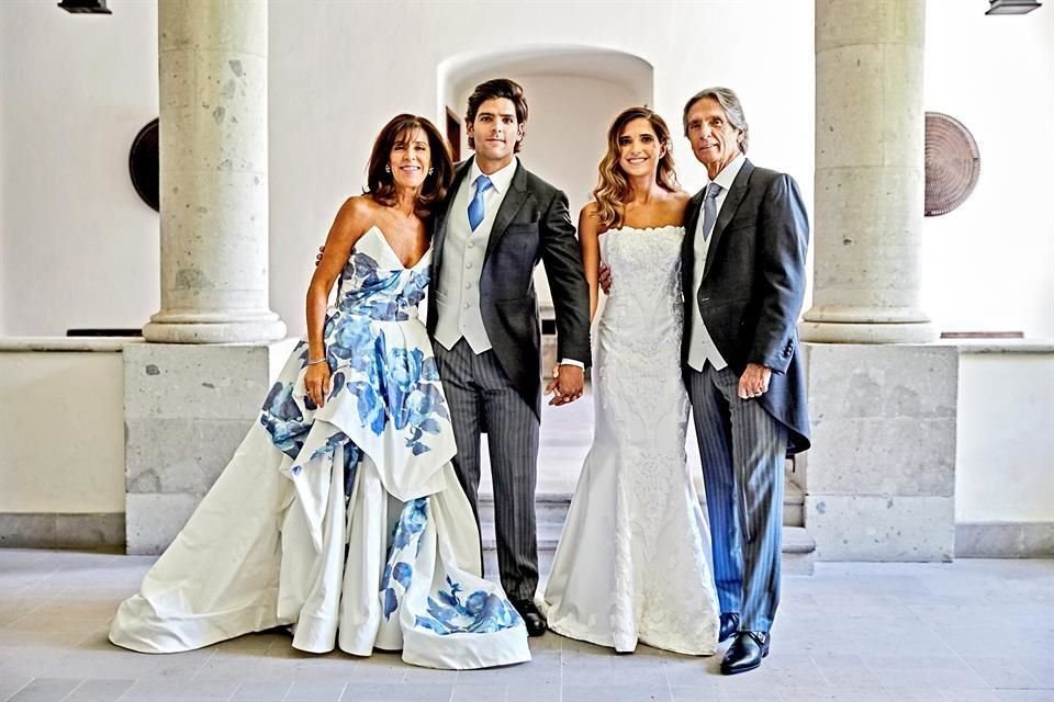 CON LOS PAPÁS DEL NOVIO. Christine Ancira de Durán y Pedro Luis Durán Gómez