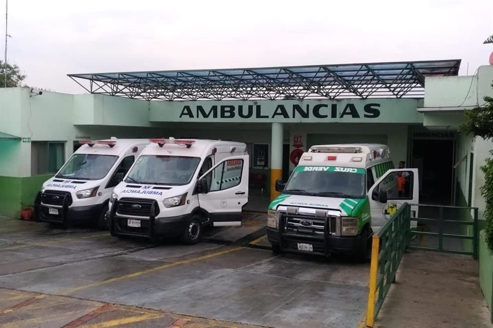 Desde hace 9 años, a paramédicos de Tonalá no les dan un par de botas, pantalón y todo el equipo que requieren, informó el director de los Servicios Médicos Municipales.