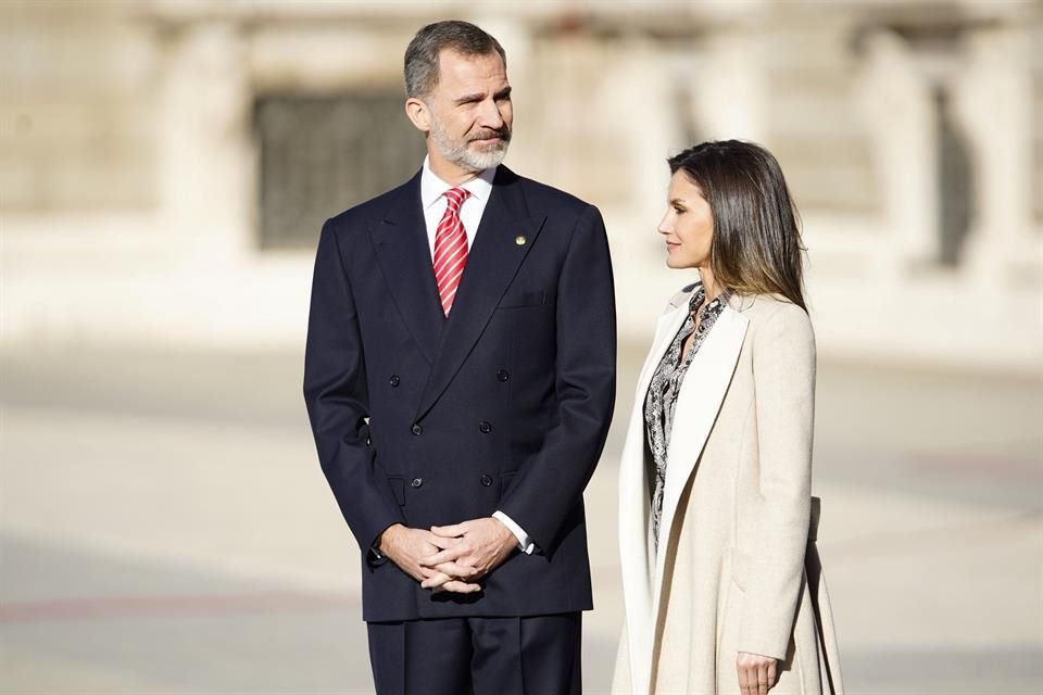 El Rey será investido en una ceremonia a la que acudirá su esposa, la Reina Letizia.