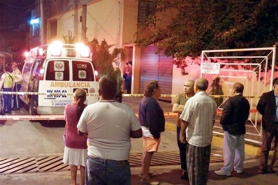El fuego alertó a los servicios de emergencia que acudieron al punto y bomberos sofocaron las llamas tras varios minutos.