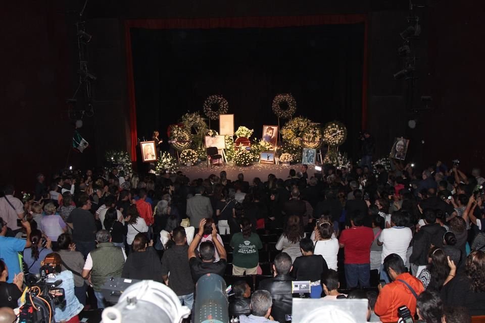 Unas 600 personas acudieron al homenaje.